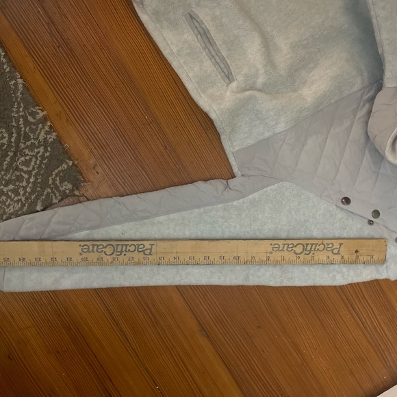 Abercrombie & Fitch Asymmetrical Snap-Up Fleece - Picture 5 of 7